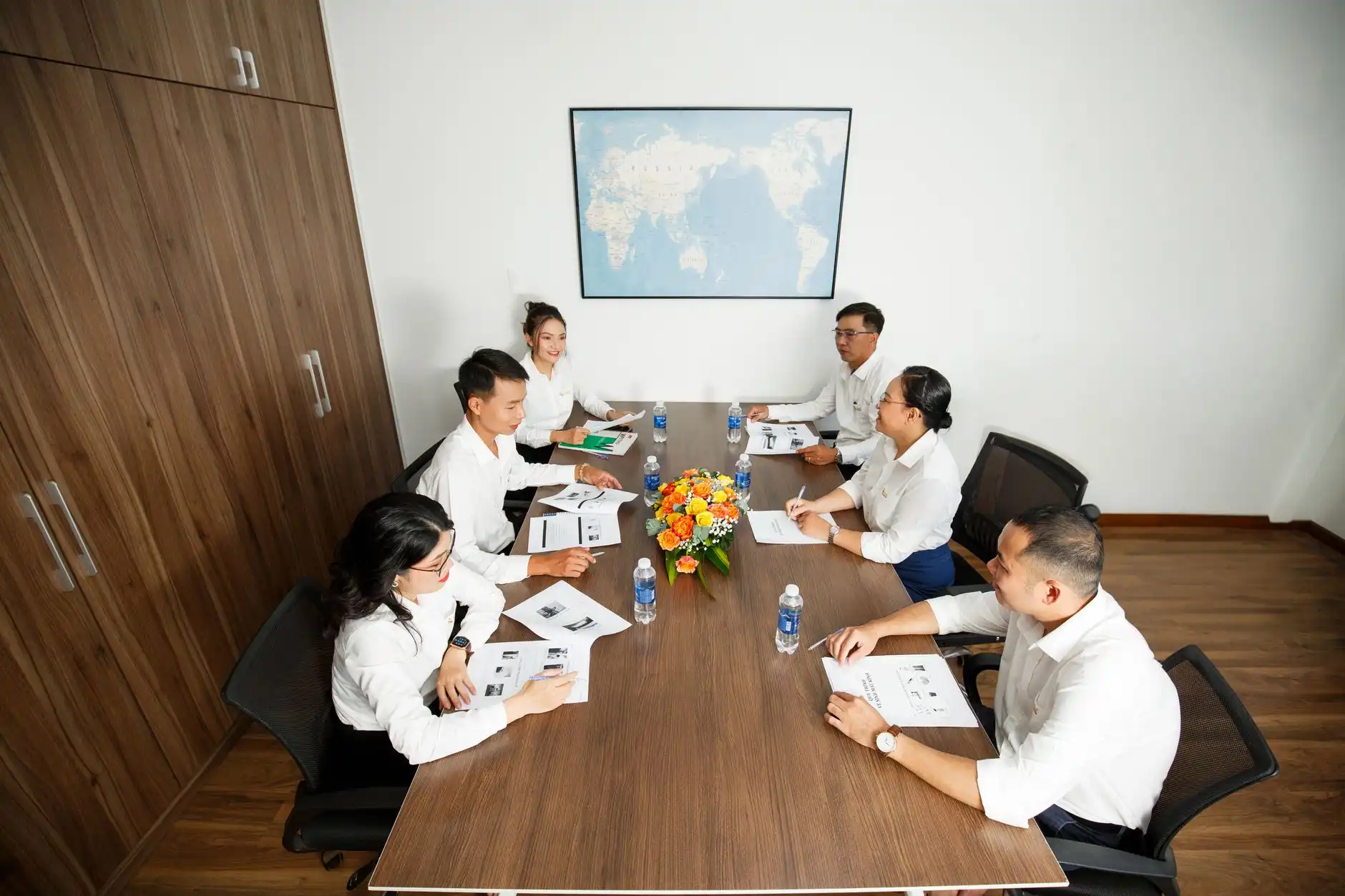 布质砂轮粘合剂冷胶在不锈钢与五金工件抛光打砂中的适用场景说明